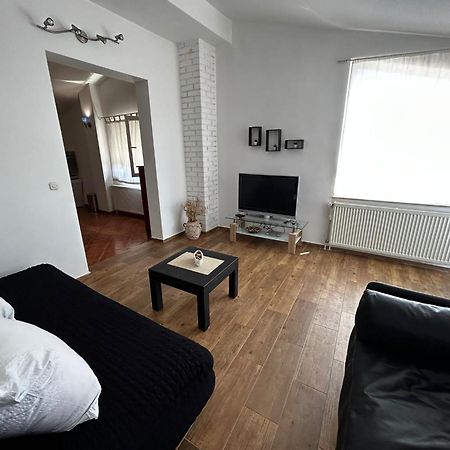 Apartments Petrovic 皮罗瓦茨 外观 照片