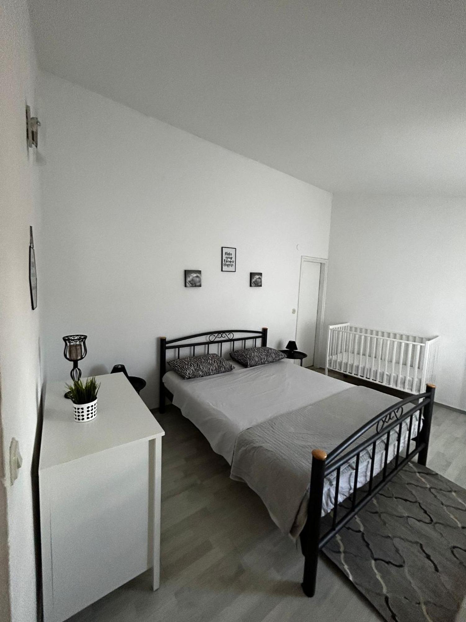 Apartments Petrovic 皮罗瓦茨 外观 照片