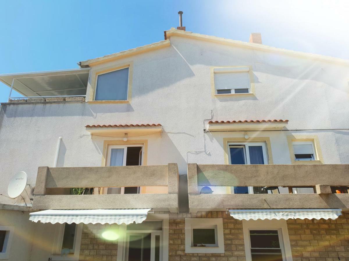 Apartments Petrovic 皮罗瓦茨 外观 照片